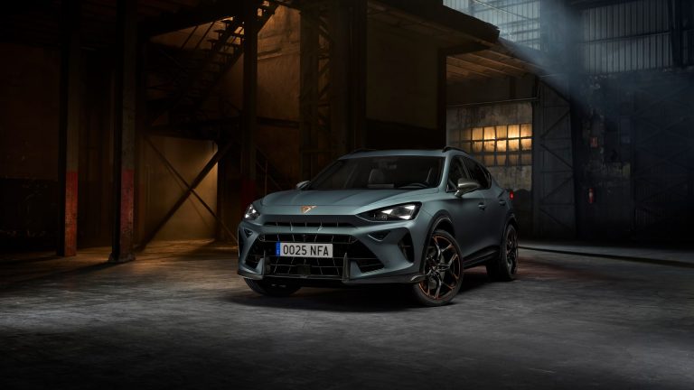 Cupra Formentor e-Hybrid vs Peugeot 3008 Hybrid vs Kia Sportage PHEV: cuál sale más barato financiado Cupra Formentor e-Hybrid vs Peugeot 3008 Hybrid vs Kia Sportage PHEV: cuál sale más barato financiado