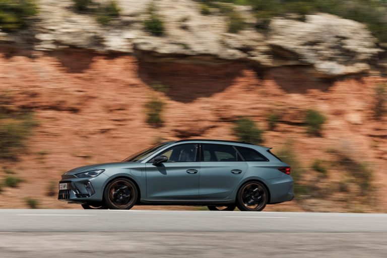 Mejores SUV compactos PHEV de 2026: ranking por coste real de uso a 4 años Mejores SUV compactos PHEV de 2026: ranking por coste real de uso a 4 años