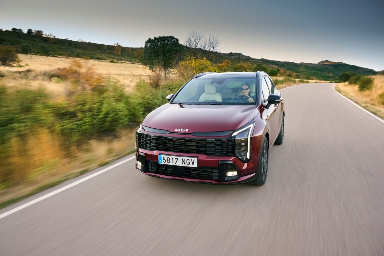 Review Kia Sportage PHEV 2026: ¿compensa pagar 8.000 € más que el híbrido normal? Review Kia Sportage PHEV 2026: ¿compensa pagar 8.000 € más que el híbrido normal?