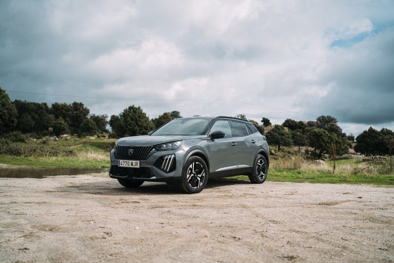 Ranking PHEV compactos 2026: cuáles bajan de 350 €/mes en renting a 36 meses