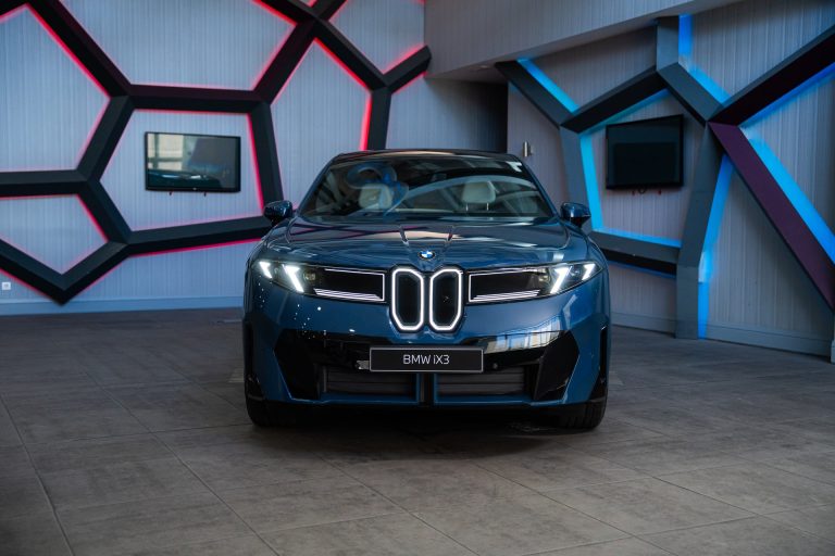 Ranking SUV PHEV premium 2026 por coste real a 4 años: luz, seguro y depreciación con etiqueta 0