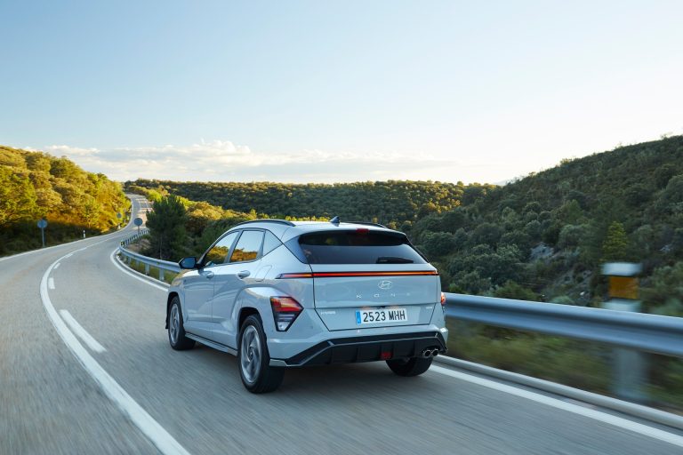 Cómo elegir SUV eléctrico para autónomo en 2026: deducción de IVA, amortización y Moves sin pasarse de presupu