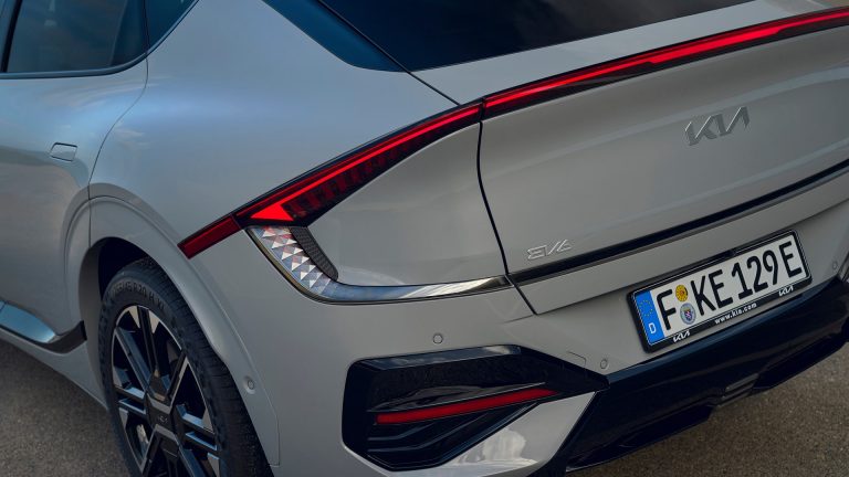 Qué es el V2L y V2G en un SUV eléctrico y cuánto valen realmente en euros de ahorro al año en 2026