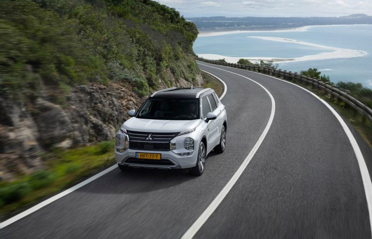 Review Mitsubishi Outlander PHEV 2026: ¿justifica los 6.000 € extra sobre un SUV híbrido convencional en uso ciudad? Review Mitsubishi Outlander PHEV 2026: ¿justifica los 6.000 € extra sobre un SUV híbrido convencional en uso c