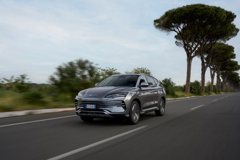 Cómo elegir un SUV-C PHEV en 2026 si haces trayectos mixtos: cuándo la etiqueta 0 no amortiza sobre el HEV equivalente Cómo elegir un SUV-C PHEV en 2026 si haces trayectos mixtos: cuándo la etiqueta 0 no amortiza sobre el HEV equ