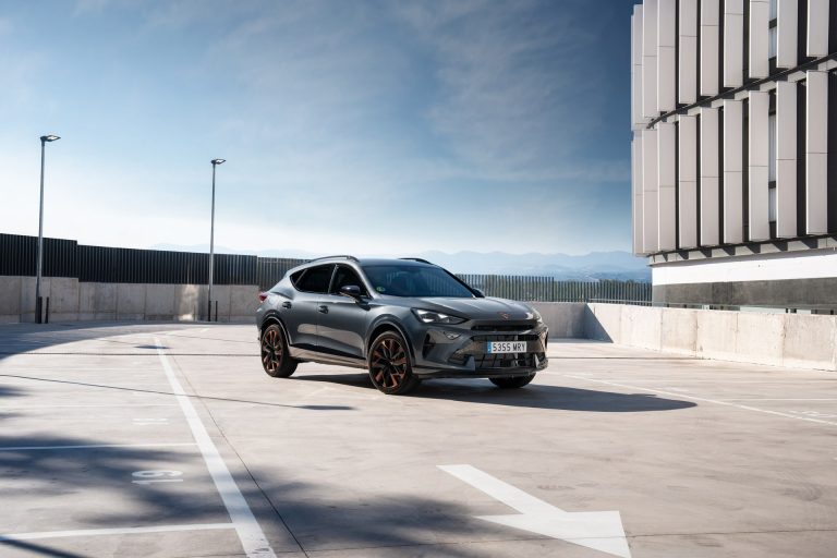 Cómo negociar un compacto PHEV en cierre de año 2026: descuento medio real, achatarramiento Moves y letra pequeña de la financiación atada Cómo negociar un compacto PHEV en cierre de año 2026: descuento medio real, achatarramiento Moves y letra pequ