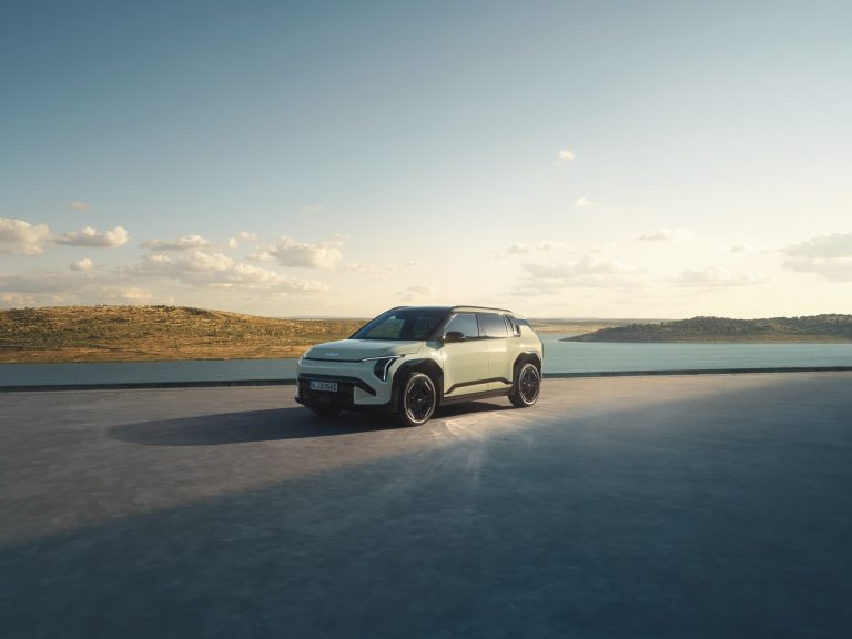 Cómo elegir un compacto eléctrico familiar en 2026 según plazas y maletero real: cuándo pagar por el segmento C+ compensa sobre el C Cómo elegir un compacto eléctrico familiar en 2026 según plazas y maletero real: cuándo pagar por el segmento