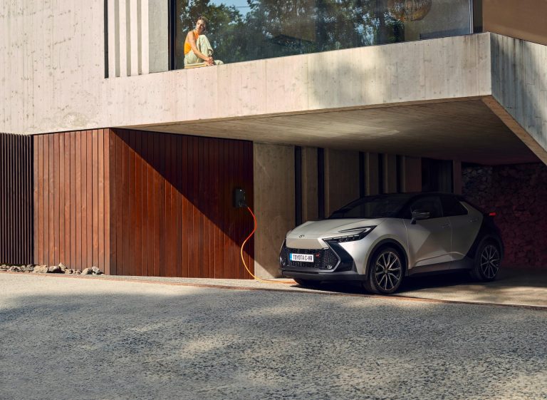 Ranking SUV-C 2026 con mejor equipamiento ADAS de serie por debajo de 28.000 €: cuáles evitan pagar 2.500 € po