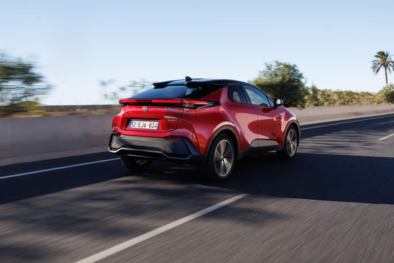 Ranking SUV-C híbridos 2026 con mejor relación equipamiento/precio bajo 35.000 €: qué ADAS van de serie y cuáles se pagan aparte Ranking SUV-C híbridos 2026 con mejor relación equipamiento/precio bajo 35.000 €: qué ADAS van de serie y cuál