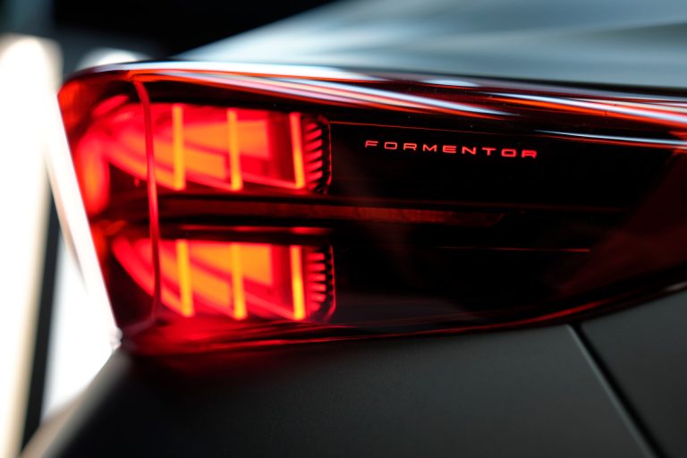 Cómo elegir un SUV PHEV kilómetro cero en 2026: descuento mínimo del 12% exigible y trampa de la matriculación de flota del importador Cómo elegir un SUV PHEV kilómetro cero en 2026: descuento mínimo del 12% exigible y trampa de la matriculación