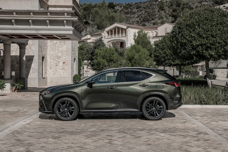 Ranking SUV-D premium híbridos 2026 con menor coste de mantenimiento oficial a 5 años bajo 75.000 €: cuáles ba